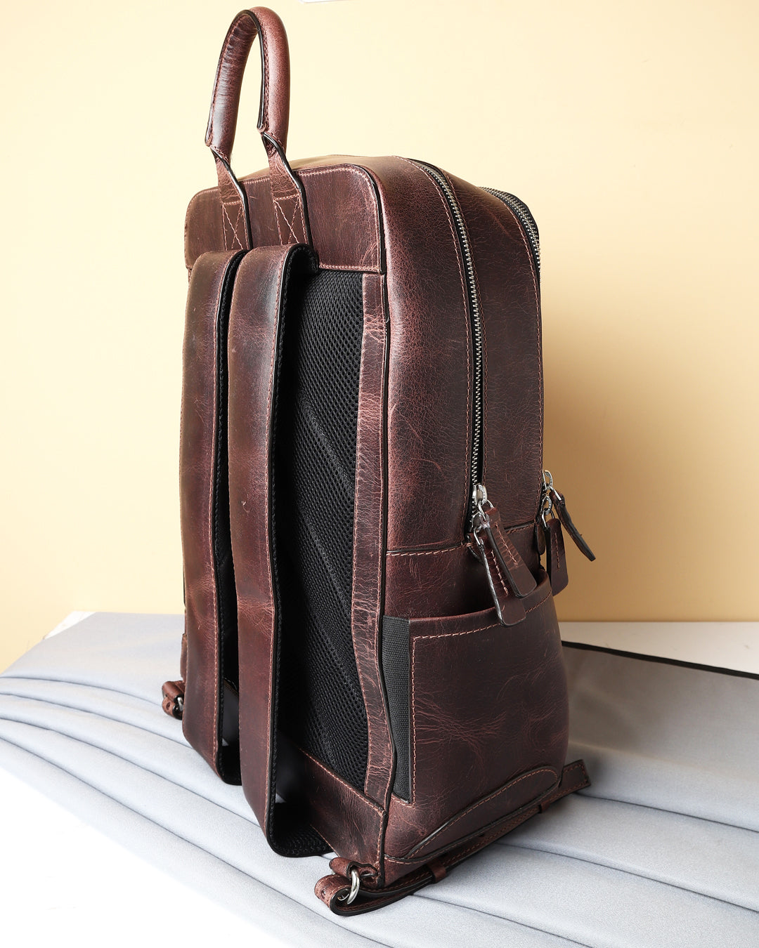 Brown Vintage Leather Bagpack With Suede Detail – FELLMONGER