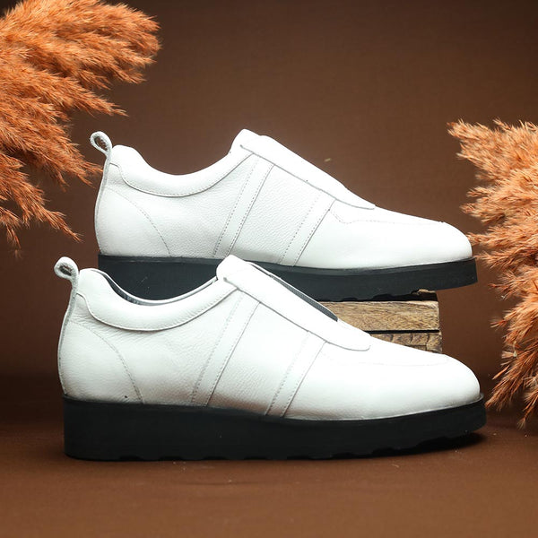 White Combination Slip-On Sneakers With Black Extralight Sole